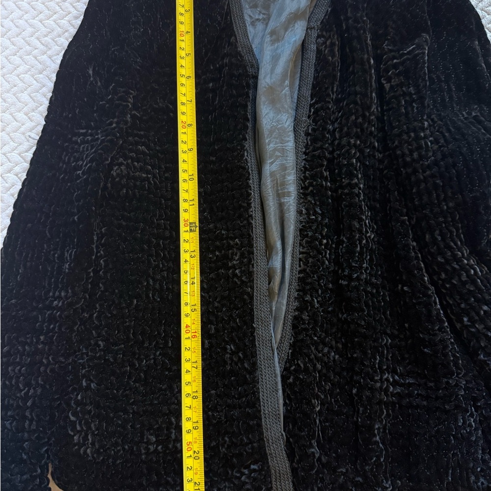 CHANEL Black Textured Blazer - Picture 5 of 15